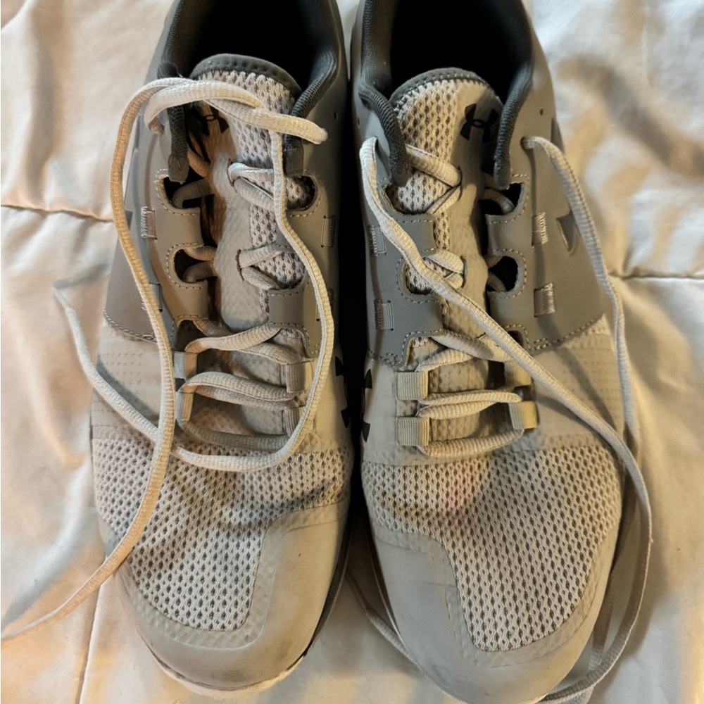 Mens Under Armour athletic shoes. Size 13